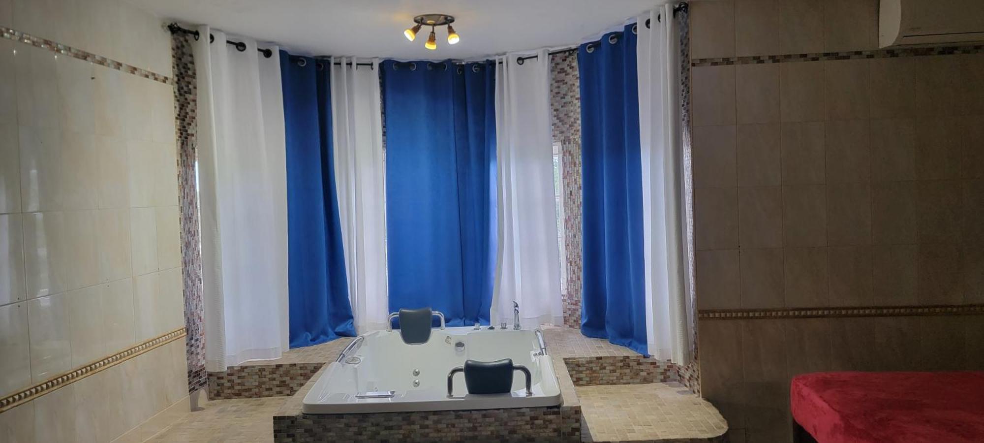 Wizzy White River Apartment